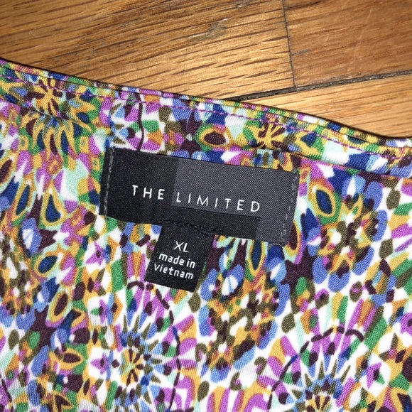 The Limited racer back stretchy/flowy tank - Picture 4 of 4